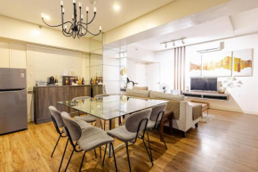 Comfy and Spacious 3BR, 2 Balconies with City & Pool View